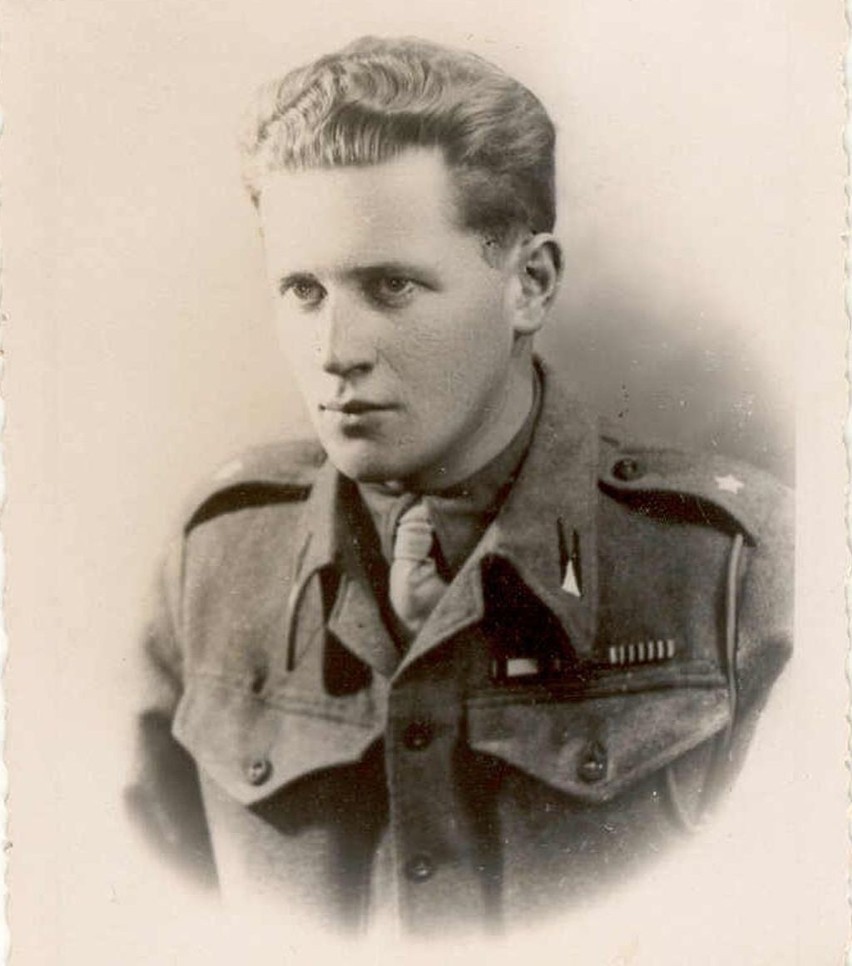 Zdjęcie Mirosława Łazowskiego z wojskowej legitymacji