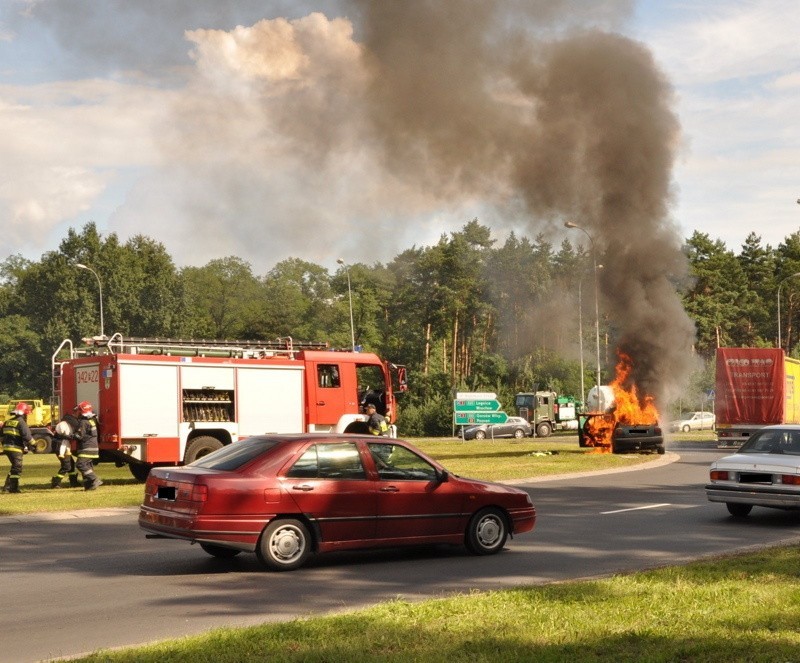 Płonący samochód w Zielonej Górze (4 września 2010)