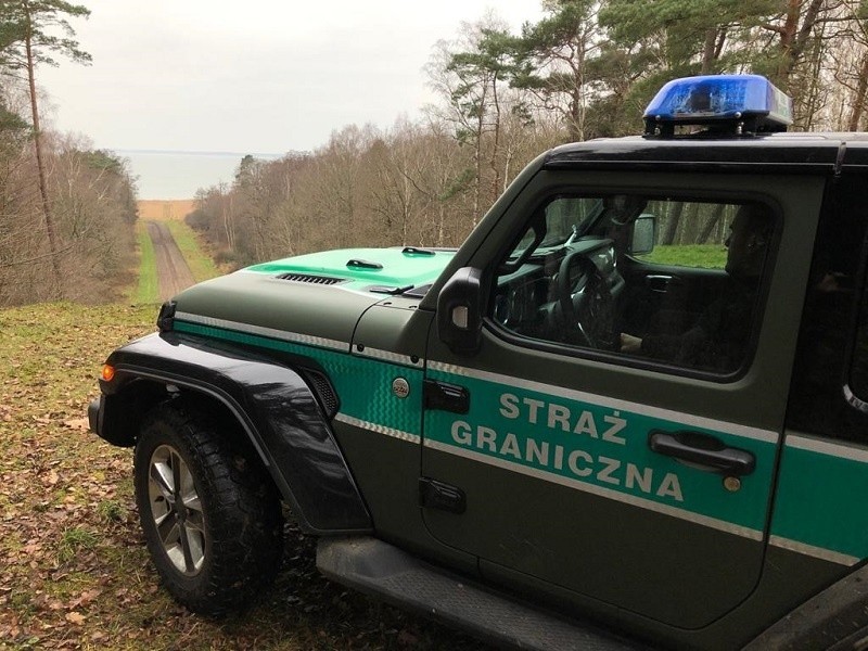 Straż Graniczna ma nowe pojazdy. 10 jeepów i sześć motocykli będzie strzec granicy z Rosją [ZDJĘCIA]