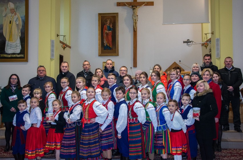 Szkolny zespół z Mirowa wystąpił z koncertem w kościele w...