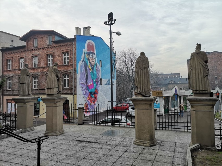 Jerzy Kukuczka na muralu w Katowicach. Wybitny himalaista upamiętniony w Bogucicach ZDJĘCIA