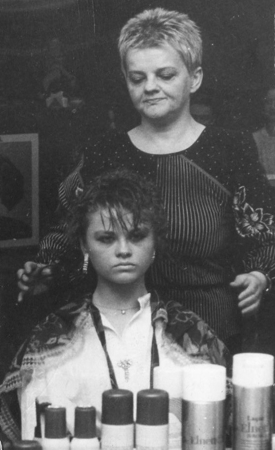 Moda i fryzury w latach 90. na Śląsku