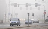 IMGW ostrzega: Silna mgła nad Wrocławiem. Widzialność ograniczona do 100 m