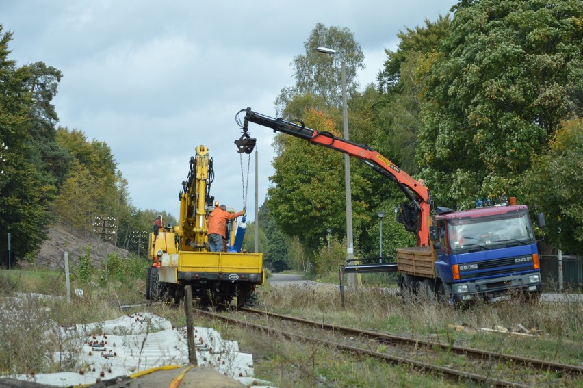 Od ponad roku trwają prace remontowe na trasie kolejowej ze...
