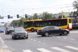 Potężne korki we Wrocławiu, drogowy armagedon na zachodzie miasta [ZDJĘCIA]