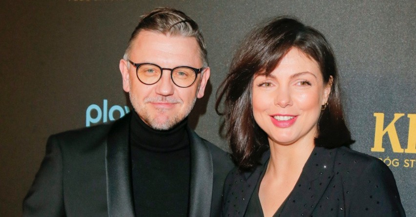 Krzysztof Czeczot i Karolina Gorczyca nie szczędzili sobie czułości na premierze serialu „Klara”!