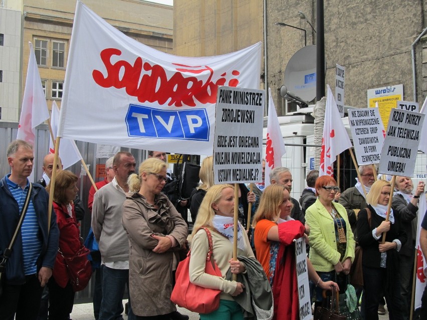 Protest TVP. Nie chcą przejścia do zewnętrznej firmy i prywatyzacji (ZDJĘCIA)