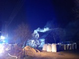 Palił się dom w Bruszewie. W akcji brało udział siedem zastępów straży pożarnej