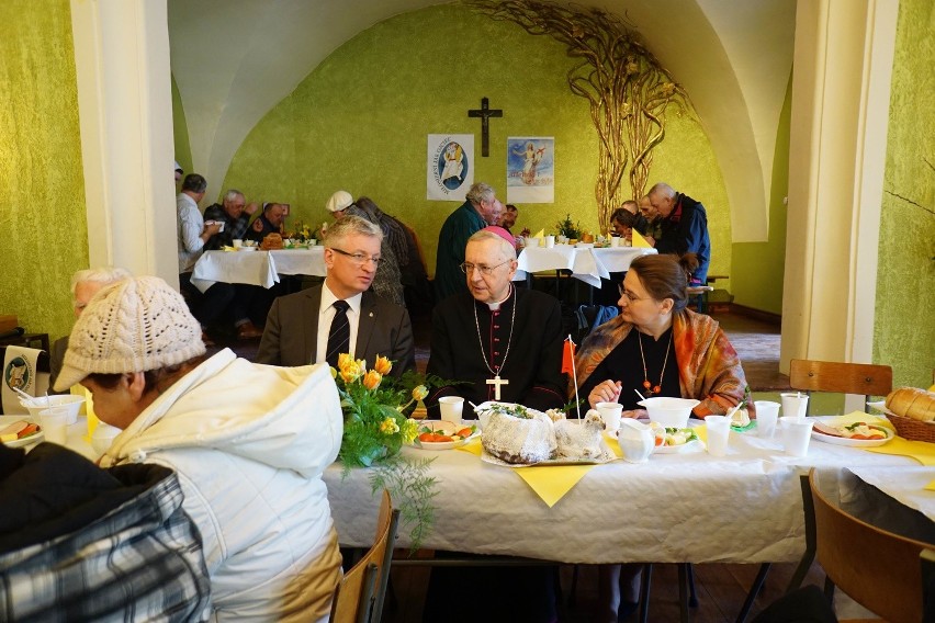 Poznań: Śniadania wielkanocne potrzebujących