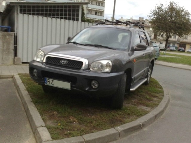 Parking przy centrum handlowym Ameryka w Rzeszowie.