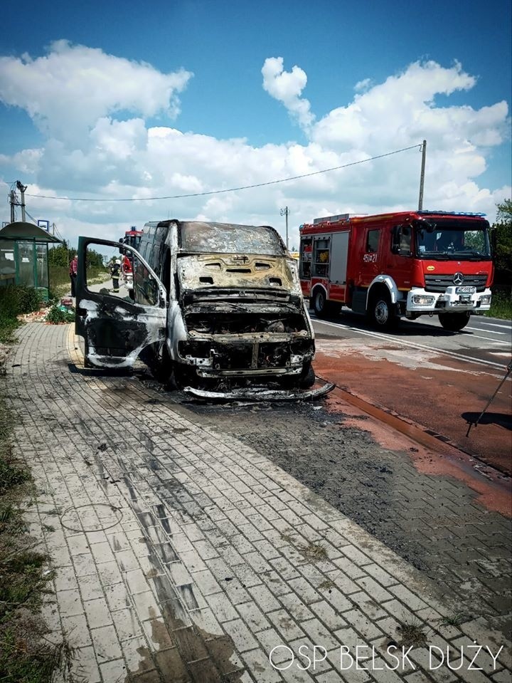 Pożar busa w Belsku Dużym.