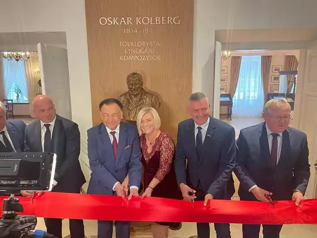 Po remoncie dworu Dembińskich w Przysusze, siedziby  muzeum imienia Oskara Kolberga, obiekt został uroczyście przekazany do użytku.