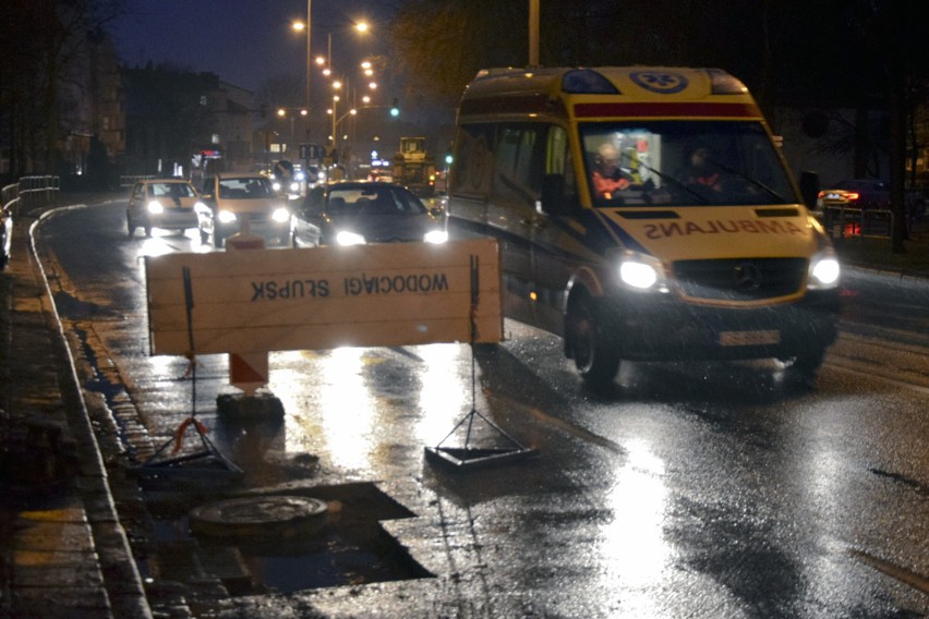 Dzisiaj drogowcy pojawili się na ulicy Zamkowej w Słupsku by...