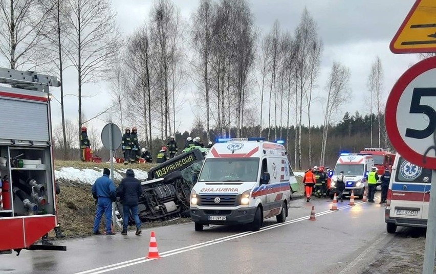 Wypadek autobusu 103 w Łyskach. Siedem osób zostało rannych