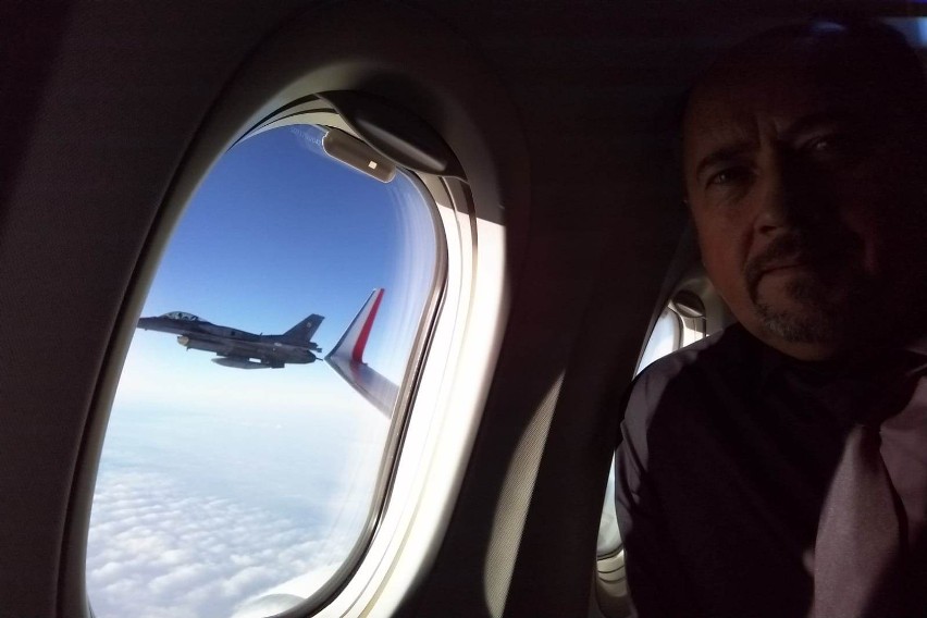 Zdjęcia z wnętrza samolotu, którym polska reprezentacja...