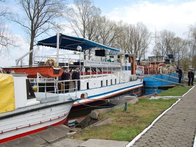 Statek "Władysław Łokietek&#8221;, chluba Nakła i Zespołu Szkół Żeglugi Śródlądowej