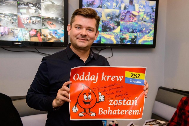 Nawet król disco polo Zenek Martyniuk popiera zbiórki krwi w Zespole Szkół Zawodowych w Oleśnie.