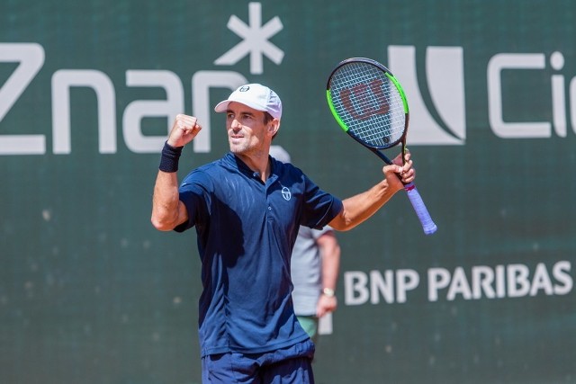 Tommy Robredo został triumfatorem turnieju Poznań Open. W finale Hiszpan pokonał młodszego o 19 lat Rudolfa Mollekera z Niemiec 5:7, 6:4, 6:1.Zobacz kolejne zdjęcie. --->