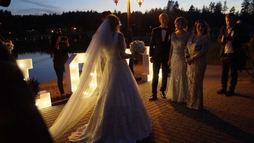 Ślub syna Zenka Martyniuka. Daniel Martyniuk wziął ślub z Eweliną. Mamy zdjęcia! Na imprezę zaproszono 250 osób [ZDJĘCIA, WIDEO]
