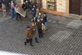 Sowieccy żołnierze na placu Uniwersyteckim. We Wrocławiu powstaje film, zamknięto ulicę i plac