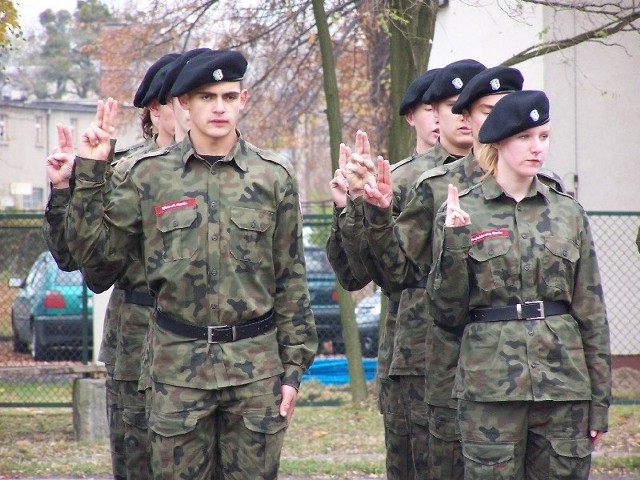 Zaprzysiezenie klasy mundurowej w Oleśnie