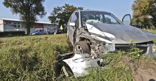 Mazda jechała w kierunku Nowogrodu Bobrzańskiego.