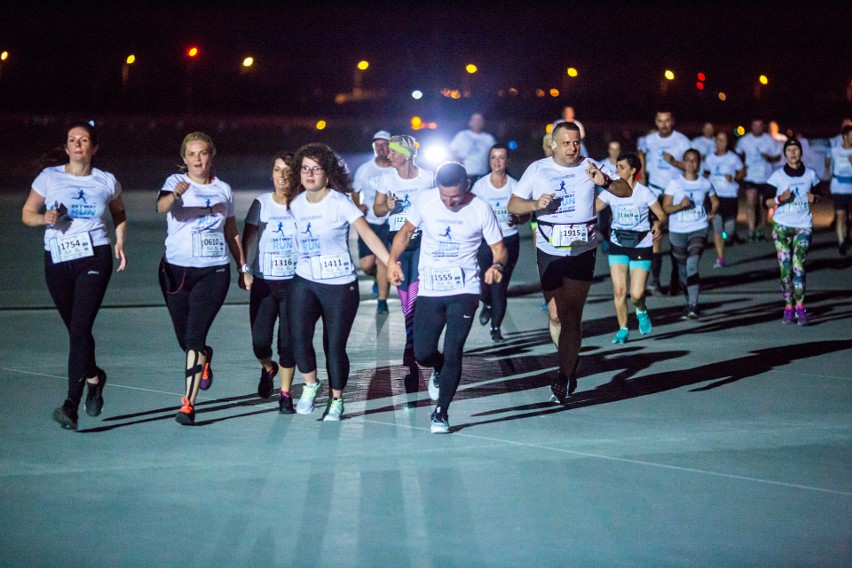 Skywayrun 2018: Nocne bieganie po gdańskim lotnisku