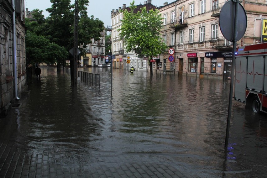 Burza w Brzeiznach. Znów centrum Brzezin zostało podtopione...