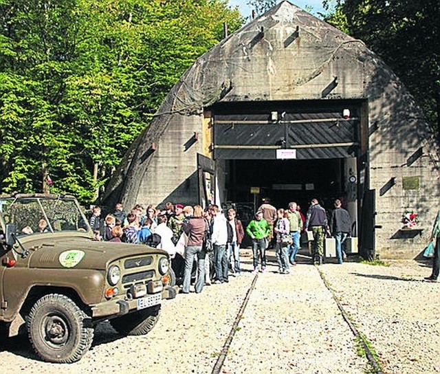 Z roku na rok rośnie liczba odwiedzających bunkry w Konewce.
