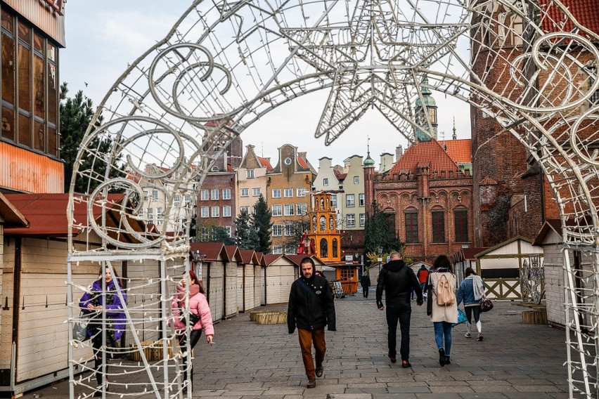 Przygotowania do Jarmarku Bożonarodzeniowego, Gdańsk...