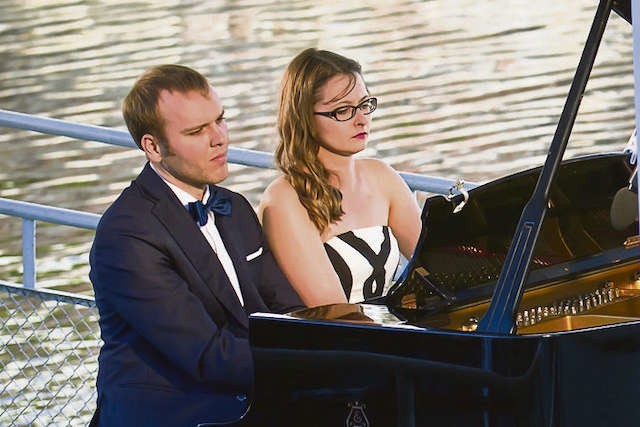 W duecie z żoną Aleksandrą Paweł Wakarecy zagra w Toruniu we wrześniu. Na zdjęciu ich wspólny występ na bydgoskim festiwalu „Rzeka Muzyki”