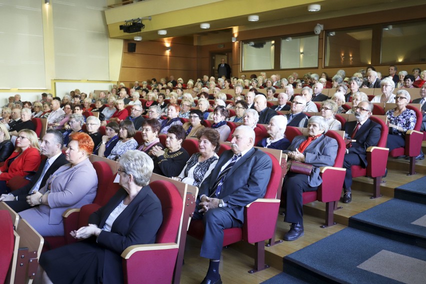 Seniorzy mieli swoje święto. Były odznaczenia i życzenia zdrowia