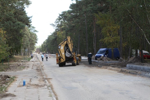 W tym roku rozpoczął się remont ulicy Wczasowej. I choć nie przebiega bez problemów, działki położone w tej części miasta mogą zyskać na wartości. Ale miasto musi je najpierw odzyskać