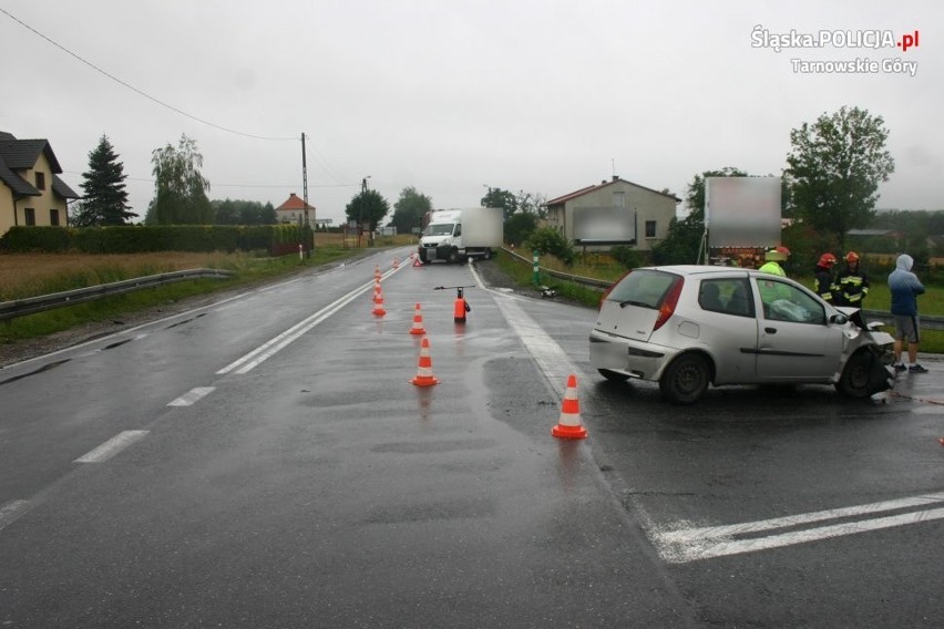 18 lipca w Boniowicach zderzyły się dwa samochody osobowe.