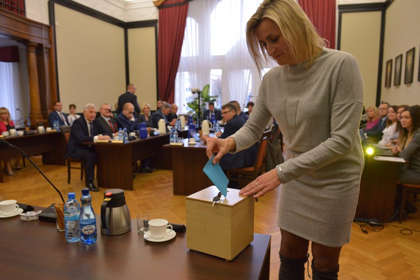 Rada Powiatu Słupskiego wybrała nowe władze [zdjęcia]