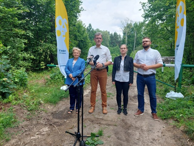 Uczestnicy konferencji od lewej: Ilona Czujkowska, Monika Drozdowska, Maciej Żywno, Łukasz Nazarko.