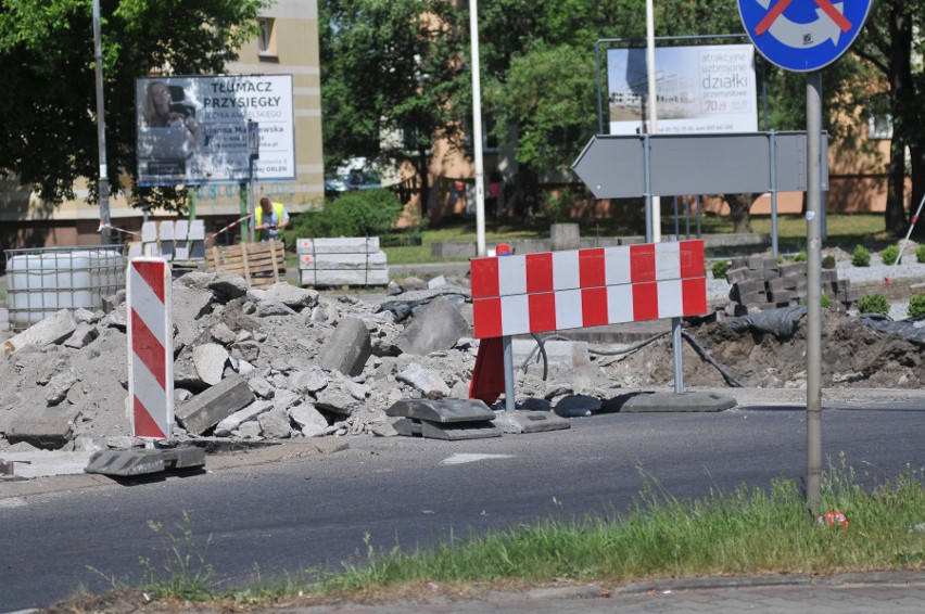 W Kostrzynie nad Odrą od kilkunastu dni trwa remont ronda...
