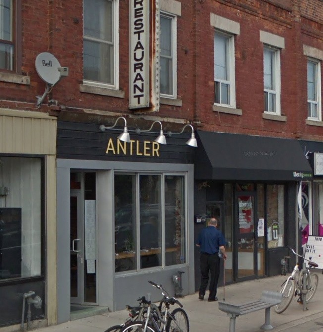 Restauracja Antler w Toronto słynie z serwowania dziczyzny....