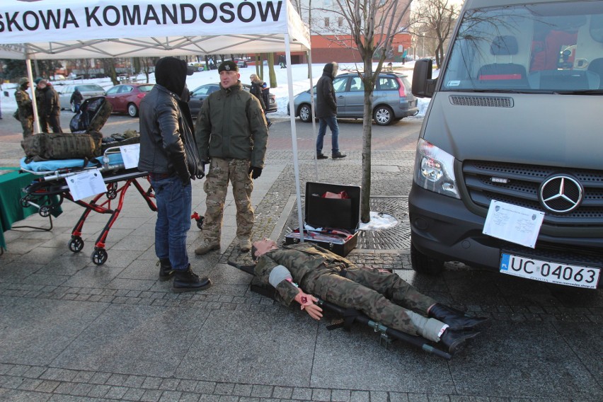 Na pikniku militarnym w Katowicach witamy amerykańskich...