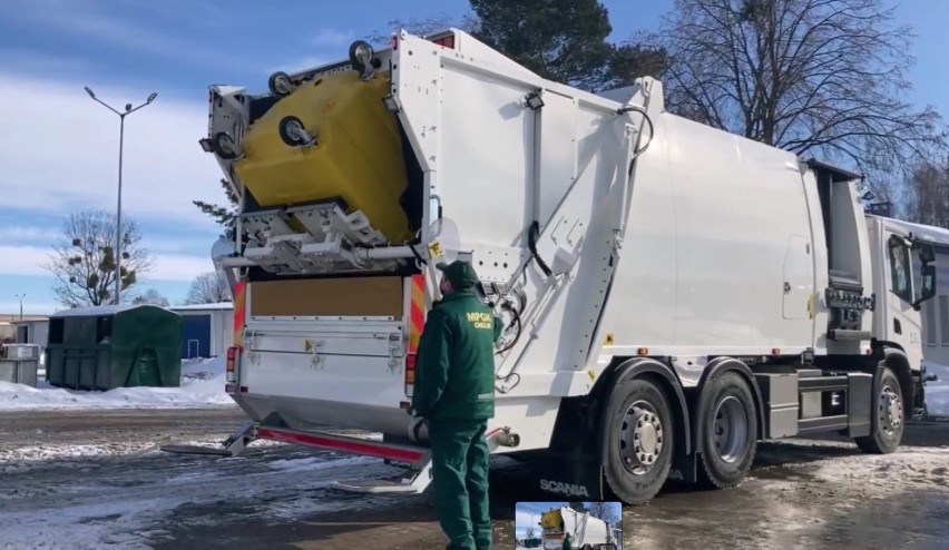 Specjalistyczny samochód do odbioru śmieci ułatwi selekcję odpadów w Chełmie. Zobacz zdjęcia