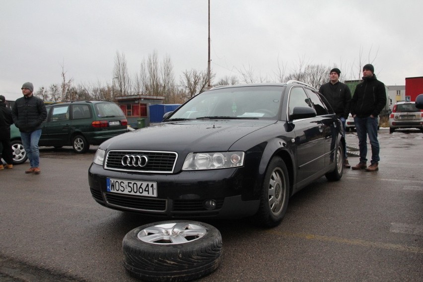 Audi A4, 2003 r., 1,9 TDI, 16 tys. 500 zł;