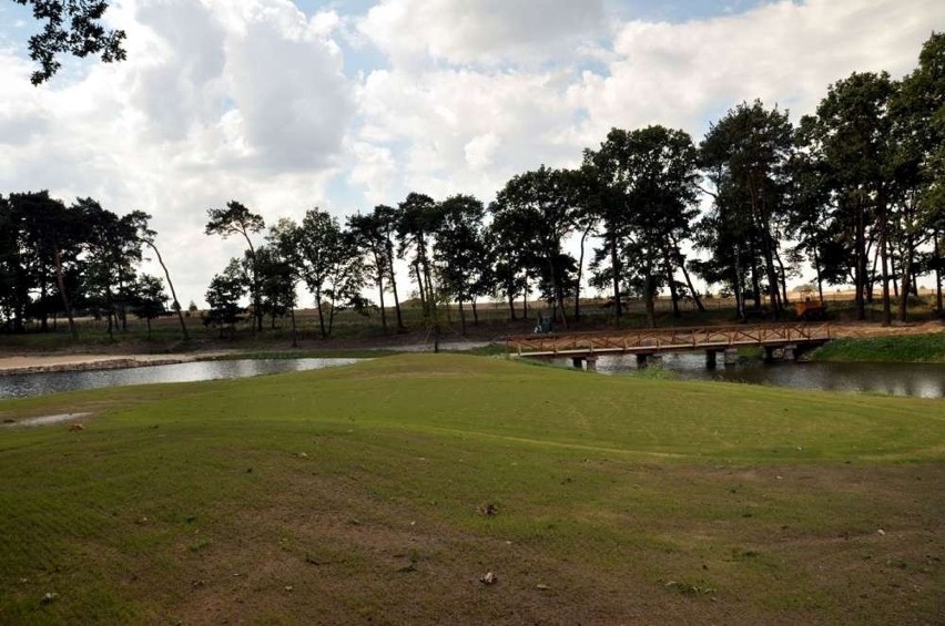 Trzaskowo: Z pola golfowego będzie można skorzystać wiosną