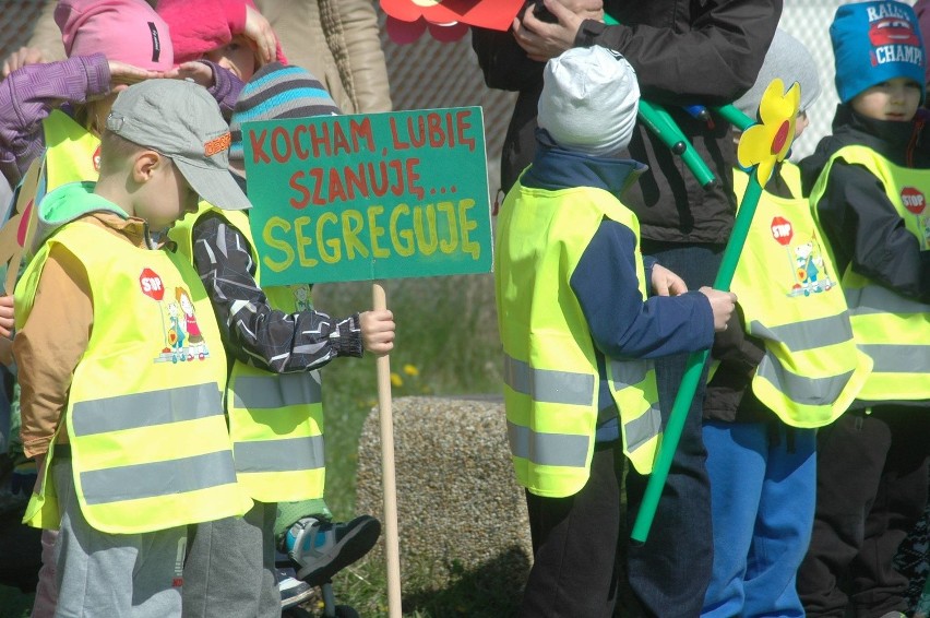 Uczniowie z Łaz posadzili drzewa