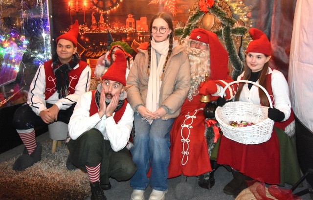 Na „Rodzinnym Jarmarku Świątecznym” w Solcu Kujawskim św. Mikołaj miał wielu pomocników