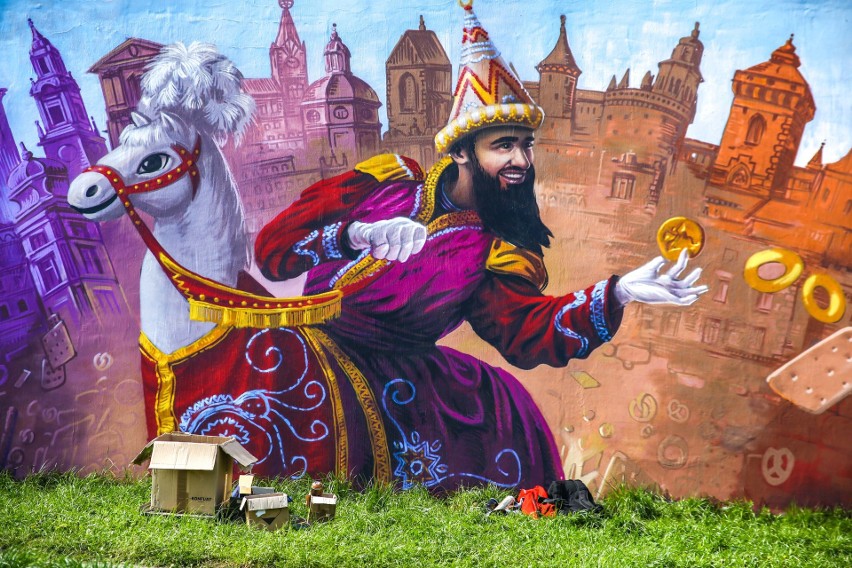 Kraków. Smok znalazł swoje miejsce na bulwarze Wołyńskim. Powstaje tam malowniczy mural [ZDJĘCIA]