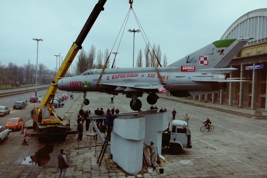 MiG stoi przy al. Politechniki od 2000 roku