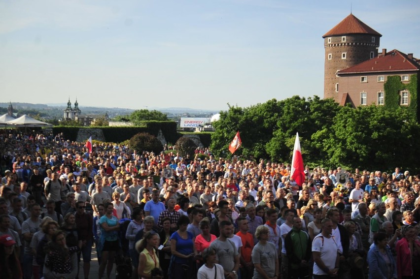 Krakowska pielgrzymka w czasach epidemii. Na Jasną Górę będzie można też wędrować online