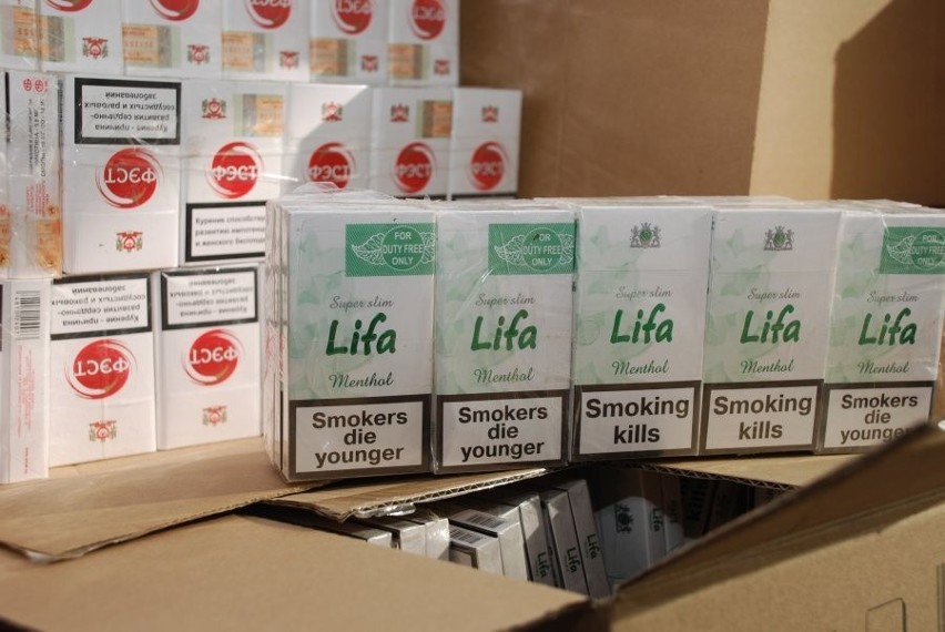 Jastrzębie Zdrój: policja przejęła 7,5 tys. paczek nielegalnych papierosów! [ZDJĘCIA]