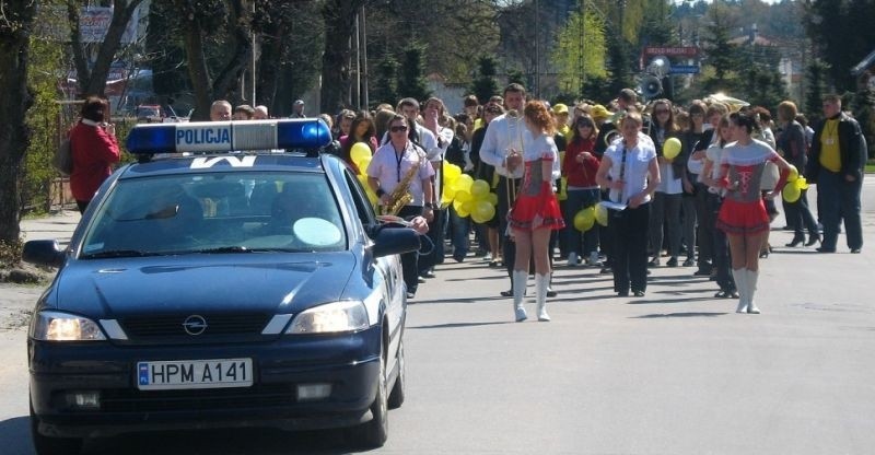 Policjanci - wolontariusze (zdjęcia)