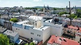 Co kryje nadbudowa nad gmachem Teatru Stefana Żeromskiego w Kielcach? Zobacz zdjęcia z drona